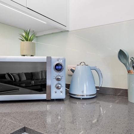 Luxury 4 Bedroom Flat With Stunning Shard View From Terrace In Central London! Next To Station, Sleeps 9 Εξωτερικό φωτογραφία