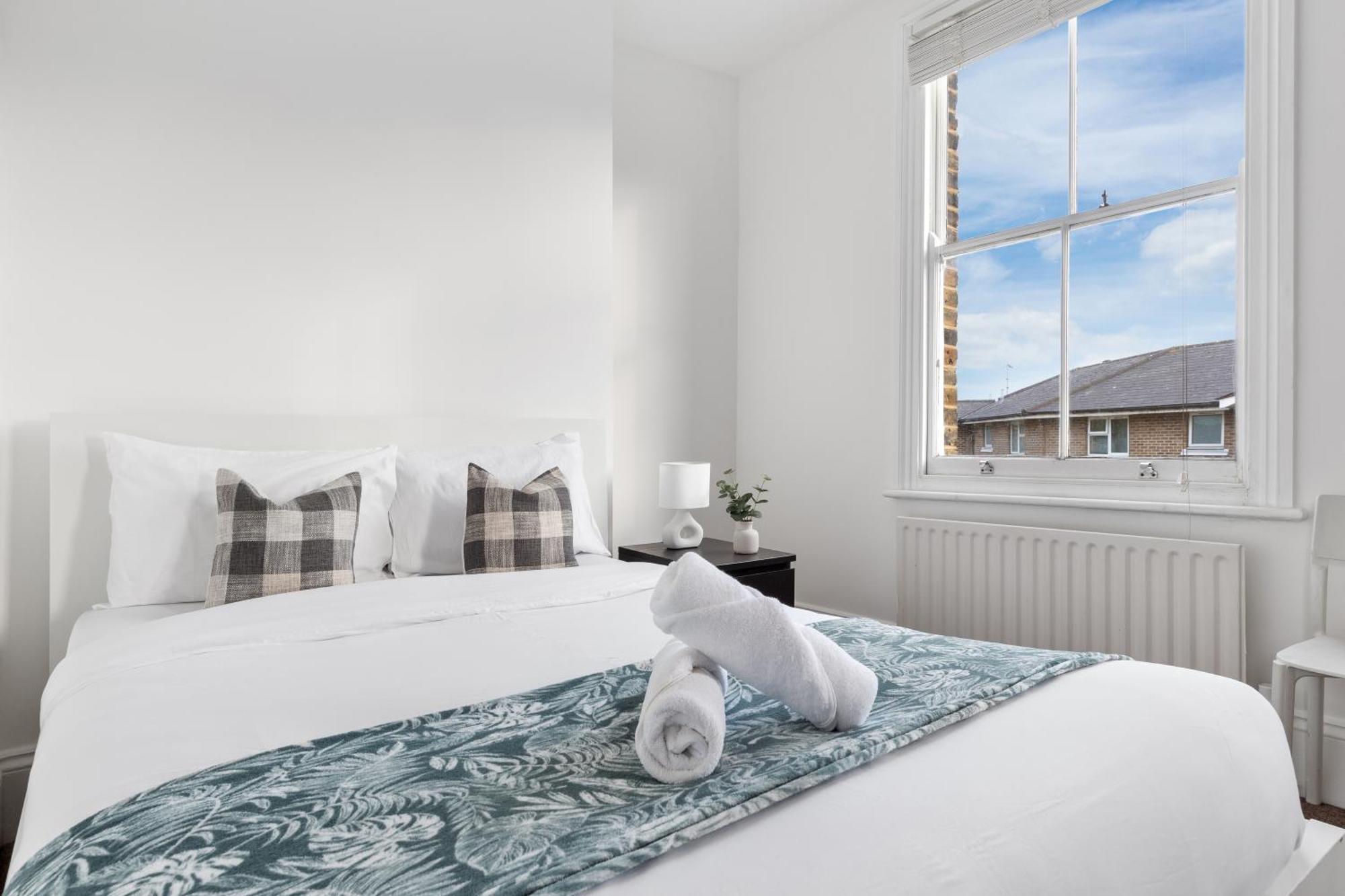 Luxury 4 Bedroom Flat With Stunning Shard View From Terrace In Central London! Next To Station, Sleeps 9 Εξωτερικό φωτογραφία