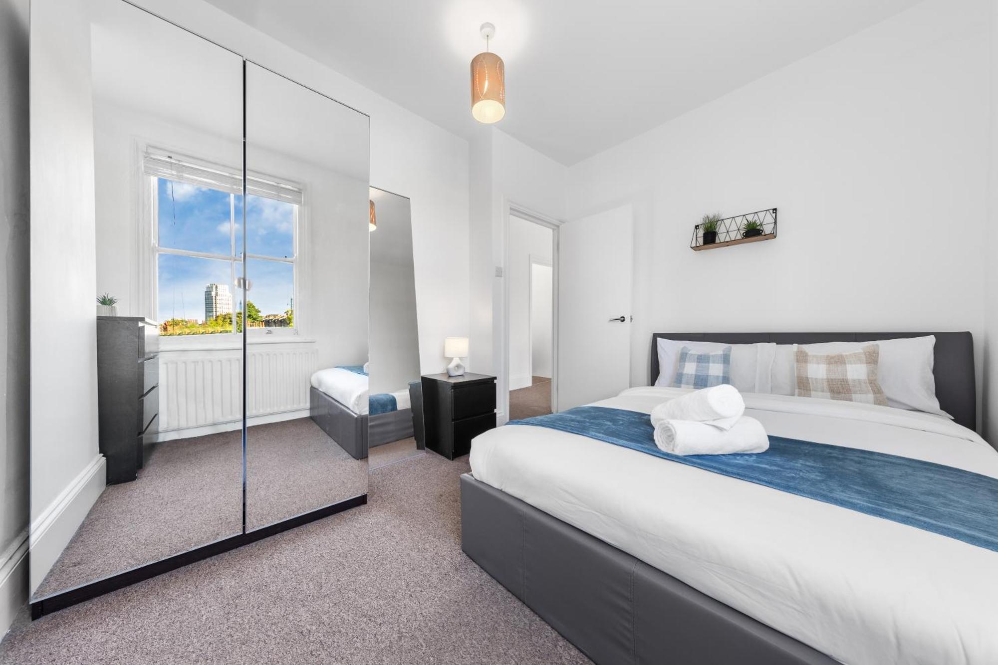 Luxury 4 Bedroom Flat With Stunning Shard View From Terrace In Central London! Next To Station, Sleeps 9 Εξωτερικό φωτογραφία