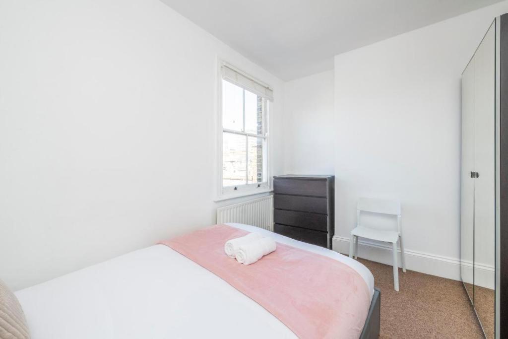 Luxury 4 Bedroom Flat With Stunning Shard View From Terrace In Central London! Next To Station, Sleeps 9 Δωμάτιο φωτογραφία