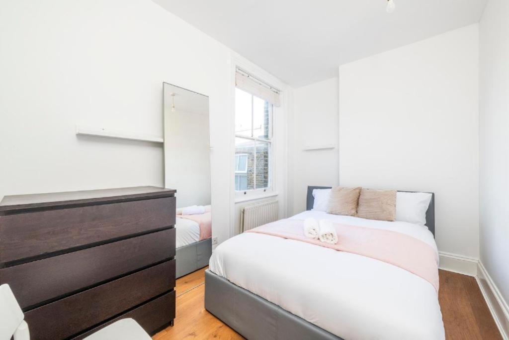 Luxury 4 Bedroom Flat With Stunning Shard View From Terrace In Central London! Next To Station, Sleeps 9 Δωμάτιο φωτογραφία