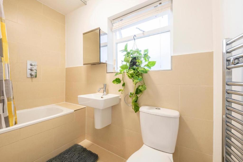 Luxury 4 Bedroom Flat With Stunning Shard View From Terrace In Central London! Next To Station, Sleeps 9 Δωμάτιο φωτογραφία
